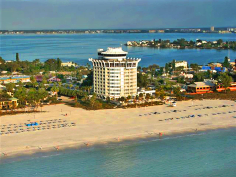 St. Petersburg Grand Plaza Exterior NWT