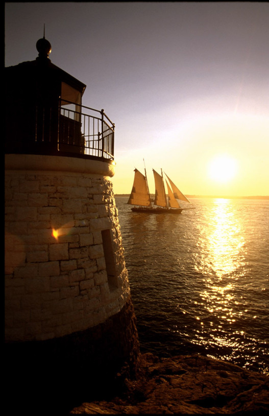 newport castle hill lighthouse in NEU