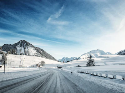 Allgemein - Straße Winter IStock