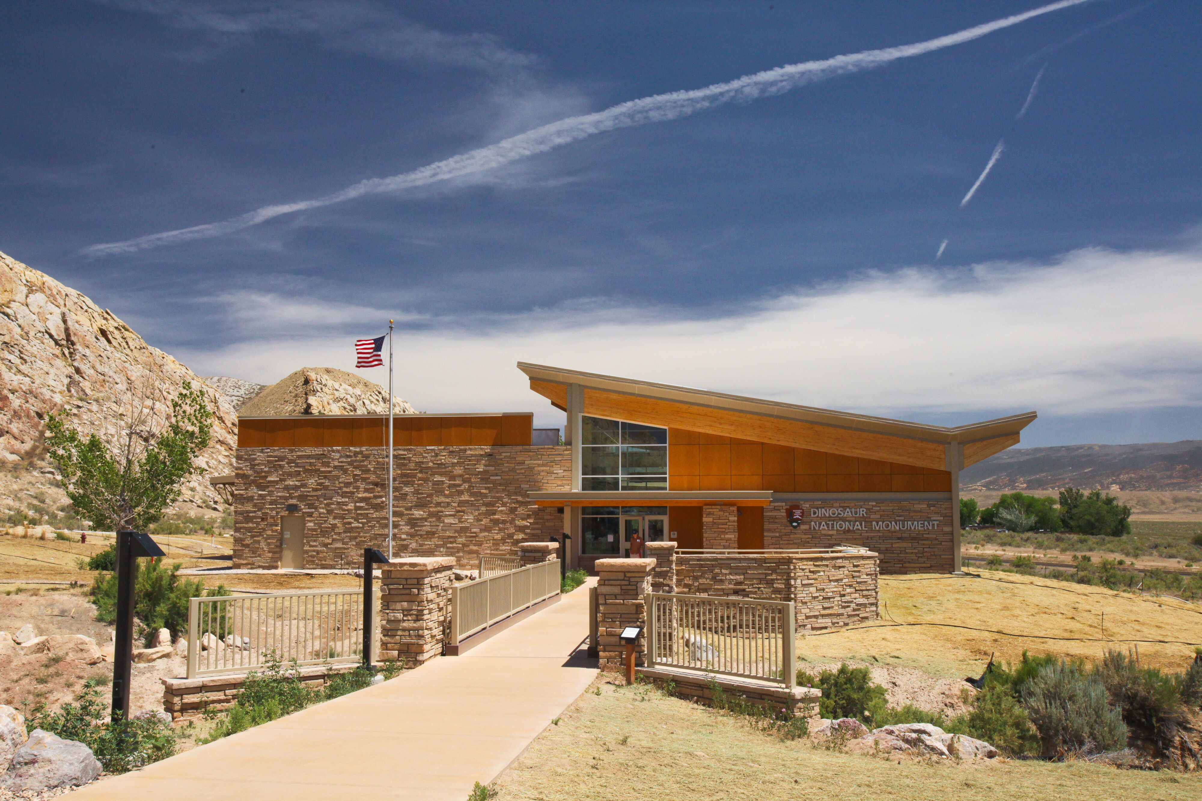 Tourweb-Fernweh-Angebote/USA/Städte/Vernal/Dino